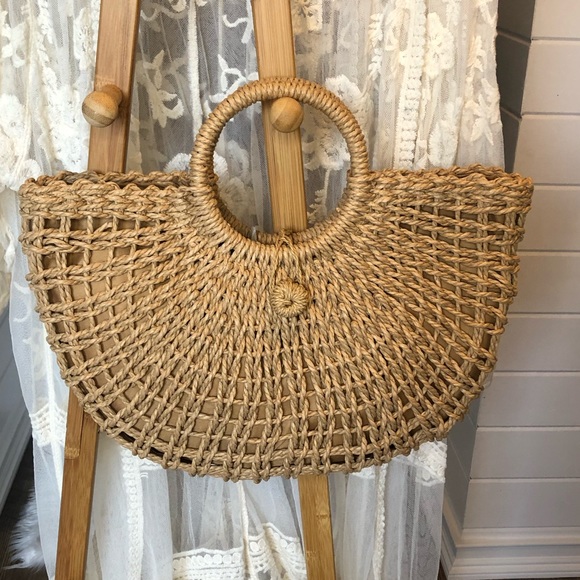 New!! Boho Woven moon shaped bag - Picture 6 of 13